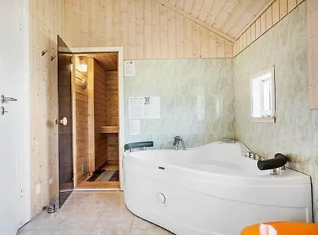 M16005-vaeggerlose-hansavej-10 Holiday home